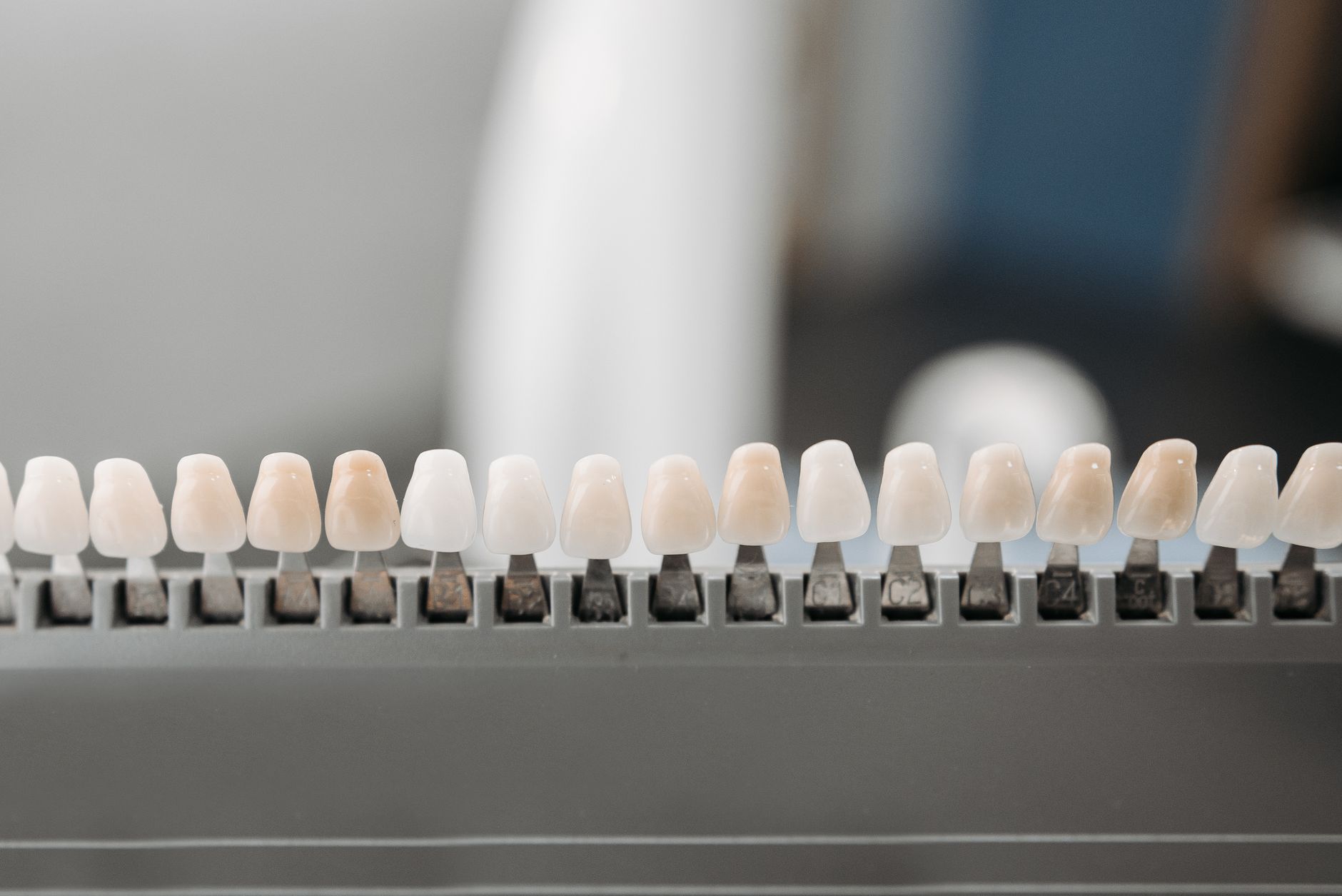 Refacere zâmbet cu coroane dentare ceramice